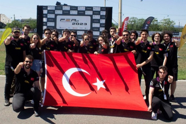 DEÜ'nün formula ekibi Romanya'da fırtına estirdi