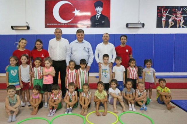 Karşıyaka'da geleceğin jimnastikçileri yetişiyor
