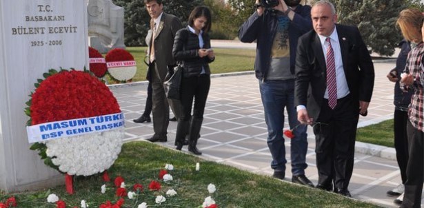 Ecevit, Ankara'da anıldı..