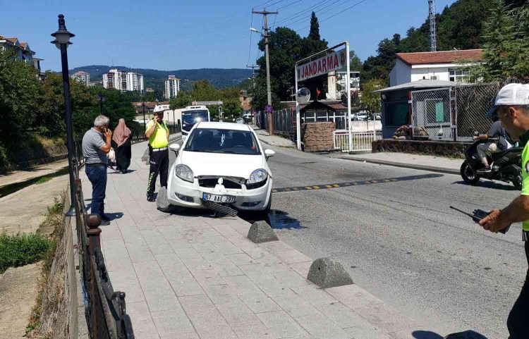 Jandarma komutanlığı önünde bankete çıktı