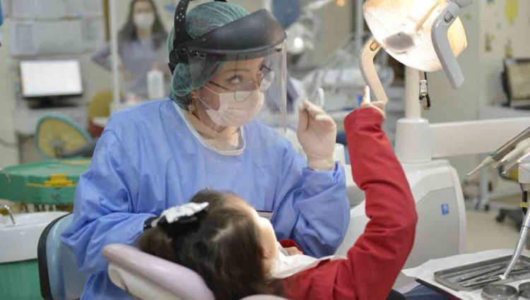 ZBEÜ Diş Hekimliği Fakültesi DUS Başarı sıralamasında ilk 5’de