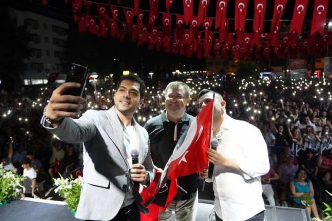 Milas'ta Zafer üç noktada coşkuyla kutlandı