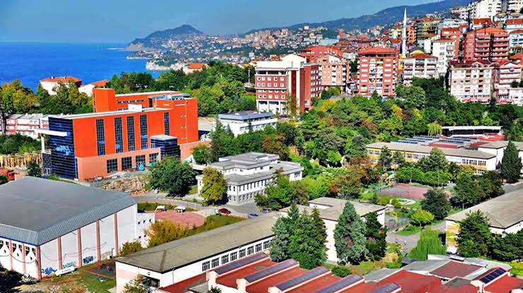 ZBEÜ Sosyal Bilimler Enstitüsü büyümeye devam ediyor