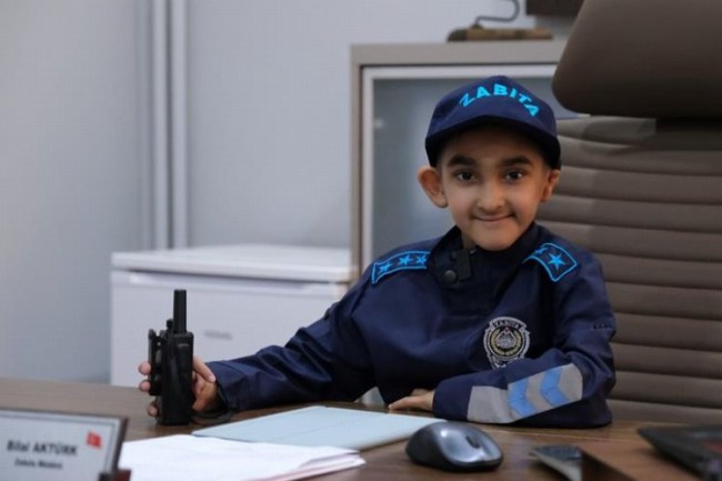 Mehmet Kaan'ın hayalini İnegöl Zabıtası gerçekleştirdi