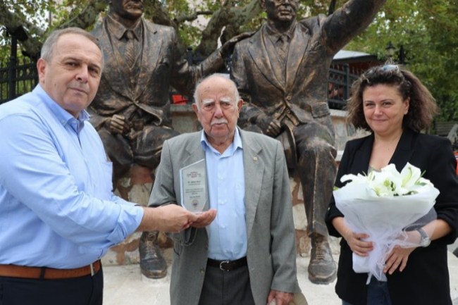 Bursa Gemlik'te en kıdemli zeytin üreticisi unutulmadı