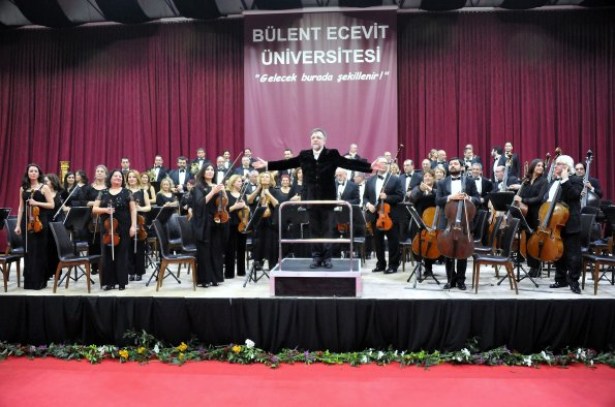 Ayakta alkışlandı...