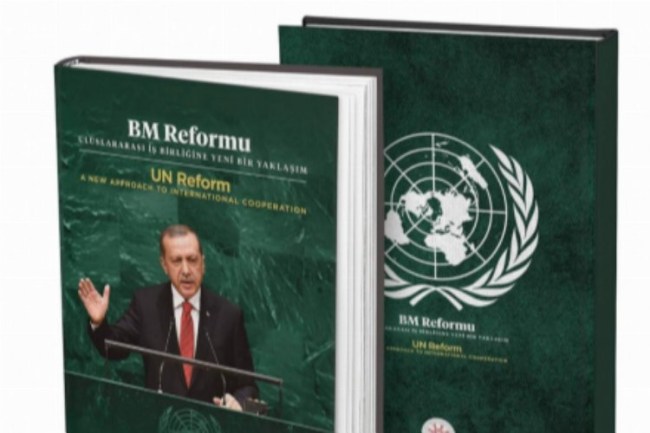 BM'deki liderlere 'Farklı İnanış Ortak Anlayış' ve 'BM Reformu' kitabı