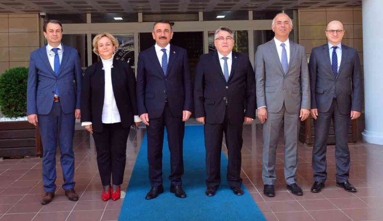 Vali Hacıbektaşoğlun’dan Rektör Özölçer’e ziyaret