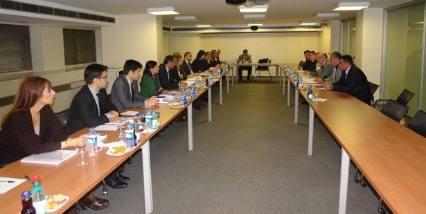 33 madde daha geçildi