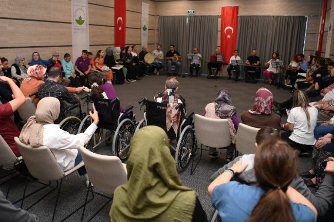 Bursa Osmangazi'de Alzheimer hastaları için anlamlı etkinlik