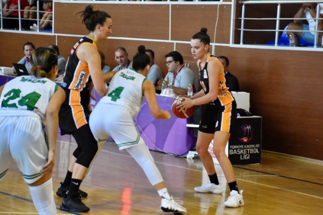 Körfez'in Melekleri fırtına gibi başladı