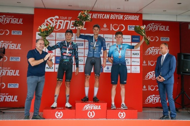 Tour of İstanbul'a Stampe imzası