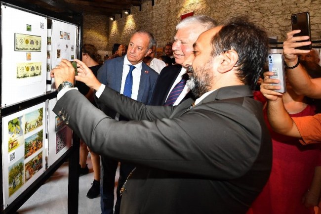 Arı ve arıcılık sergisi İzmir'de kapılarını açtı