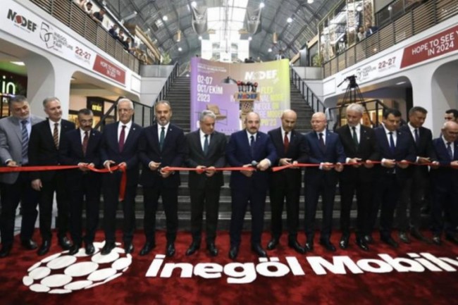 Bursa İnegöl'de 'Mobilya Şöleni' başladı