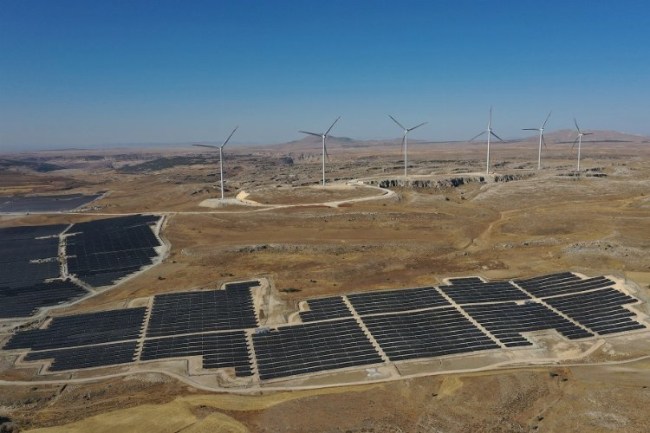 RES ve GES'te ilk hibrit proje Karaman'da tamamlandı