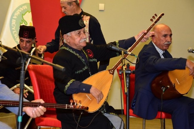 Manisa 3. Geleneksel Aşıklar Bayramı'nda sahne aşıkların