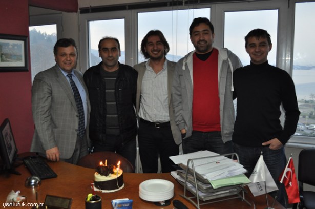 Yeni Ufuk 6. yaşını dostlarıyla kutluyor..