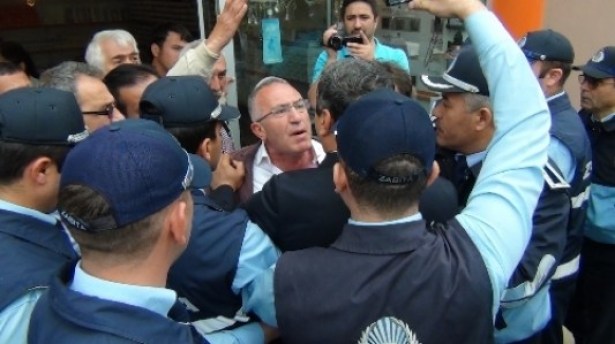 MECLİS ÜYELERİ BERAAT ETTİ..