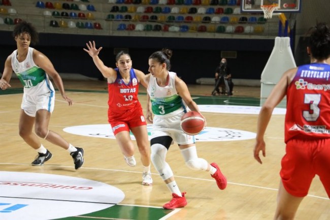 İzmit'in perileri evinde Botaş'ı devirdi: 65-52