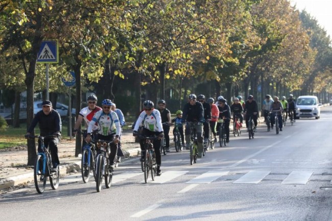 İzmit'te pedallar 100. Yıl için çevrildi