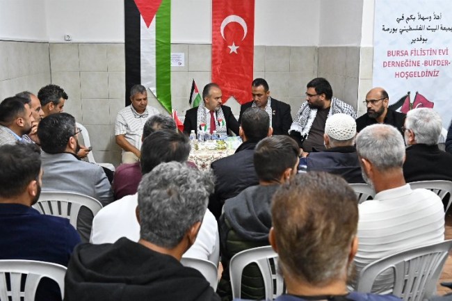 Soykırımı Bursa'dan takip eden Filistinliler feryat etti