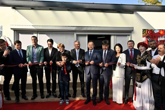 Antalya Muratpaşa'da Cengiz Aytmatov'un anısına kütüphane