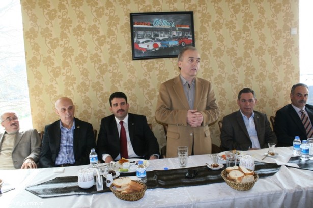 AK PARTİ KURMAYLARI KAHVALTIDA BULUŞTU..