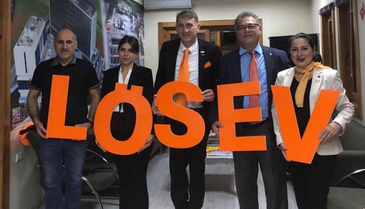 Dikmen'den LÖSEV'e ziyaret