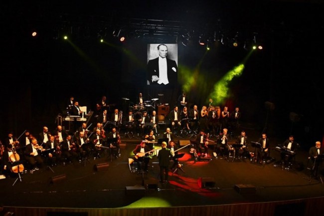 10 Kasım'a özel 2 dev program