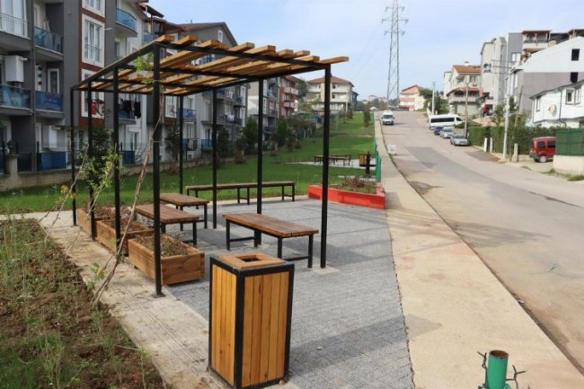 İzmit Katip Çelebi Sokak'a yeni oturma alanı