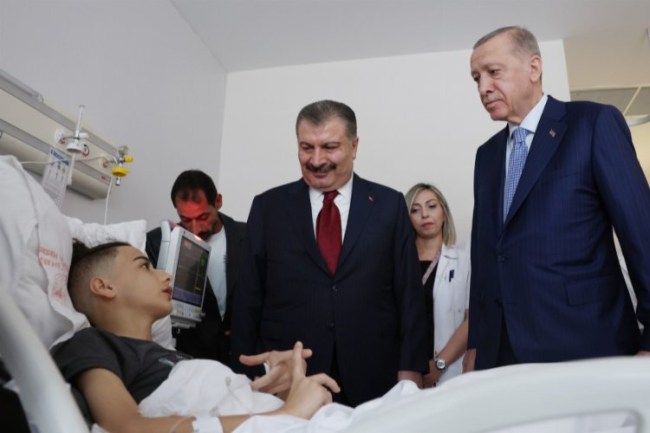 Cumhurbaşkanı Erdoğan'dan Gazze'den getirilen hastalara ziyaret