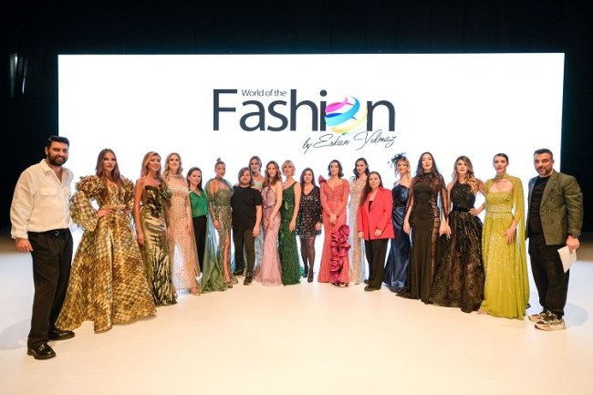 Fashion İzmir'de moda rüzgarı esti