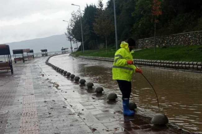 BUSKİ ekipleri sahil bölgelerinde teyakkuzda