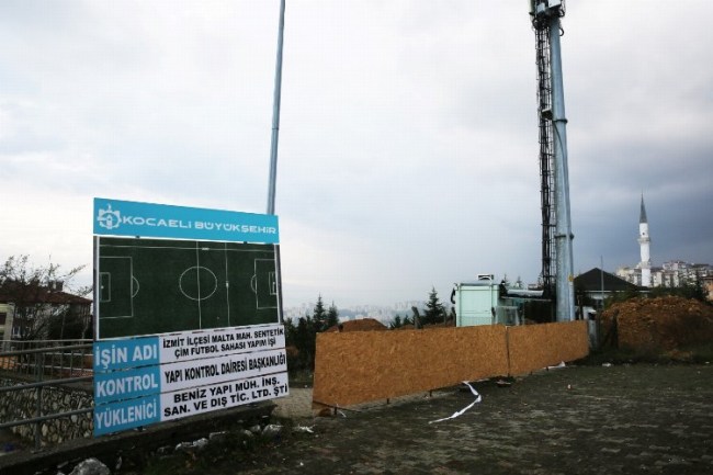 Kocaeli'den Ayazma Mahallesi'ne saha