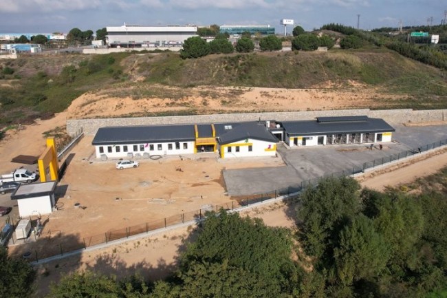 Çiftçi, Sokak Hayvanları Geçici Bakımevi'ni inceledi