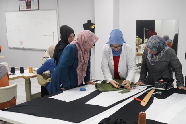 Çayırova'da veli eğitim kursları sürüyor