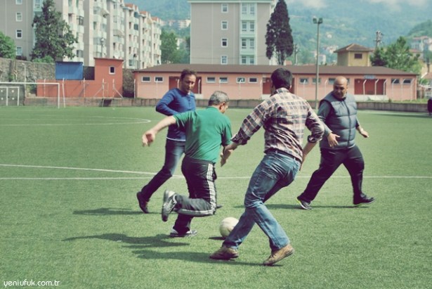 SAĞLIKÇILAR İLE BELEDİYECİLER KARŞI KARŞIYA..