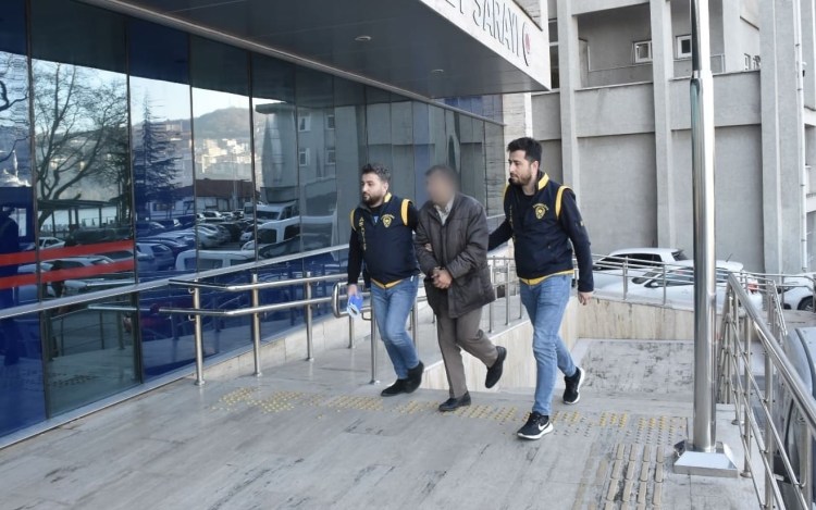 Eş değiştirme partisi cezaevinde bitti