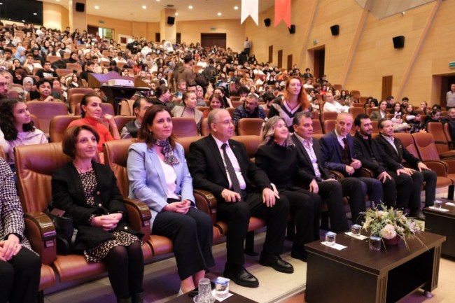 KOÜ'lü gençlere anlamlı film gösterisi