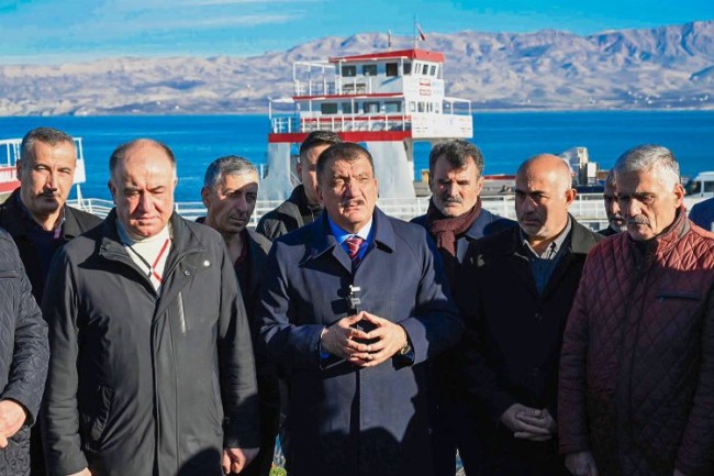 Başkan Gürkan'dan Atabey Feribot İskelesi'nde inceleme