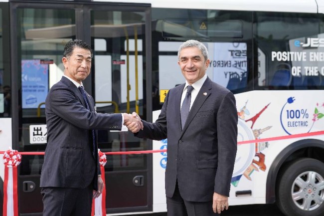 Japonya'ya sağdan direksiyonlu elektrikli e-JEST