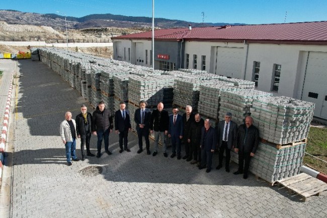 Manisa Demirci Açık Ceza İnfaz Kurumu'na kilit parke desteği