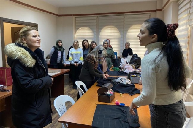 İZMEK'in üreten kadınlarına ziyaret