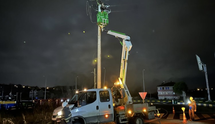 Başkent EDAŞ fırtınada kesintisiz elektrik için sahada