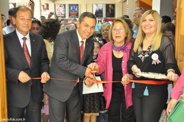 SANAT KURUMU RESİM SERGİSİ AÇILDI