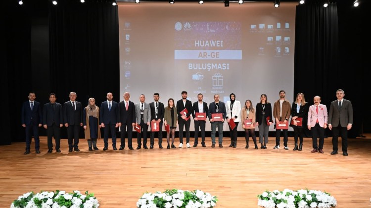 ZBEÜ’de Huawei AR-GE buluşması gerçekleştirildi