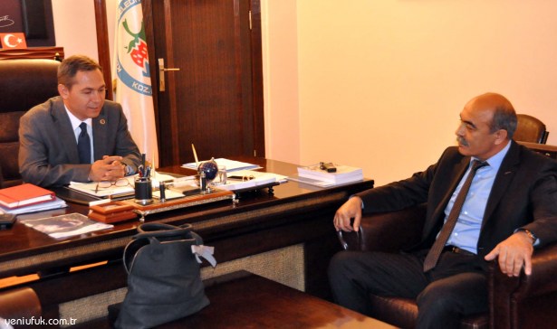 CHP'LİLERDEN BAŞKAN UYSAL'A DESTEK ZİYARETİ