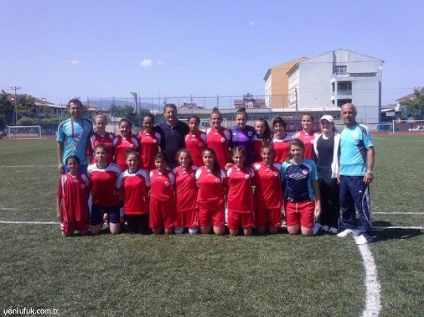 YILDIZ KIZLAR ŞAMPİYON OLDU