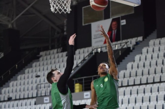 Potanın Tarzanları Fransa deplasmanında