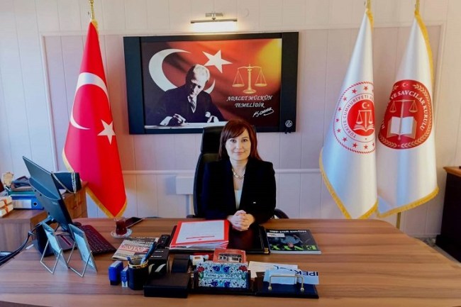 Marmaris'in ilk kadın ve en genç başsavcısı görevde